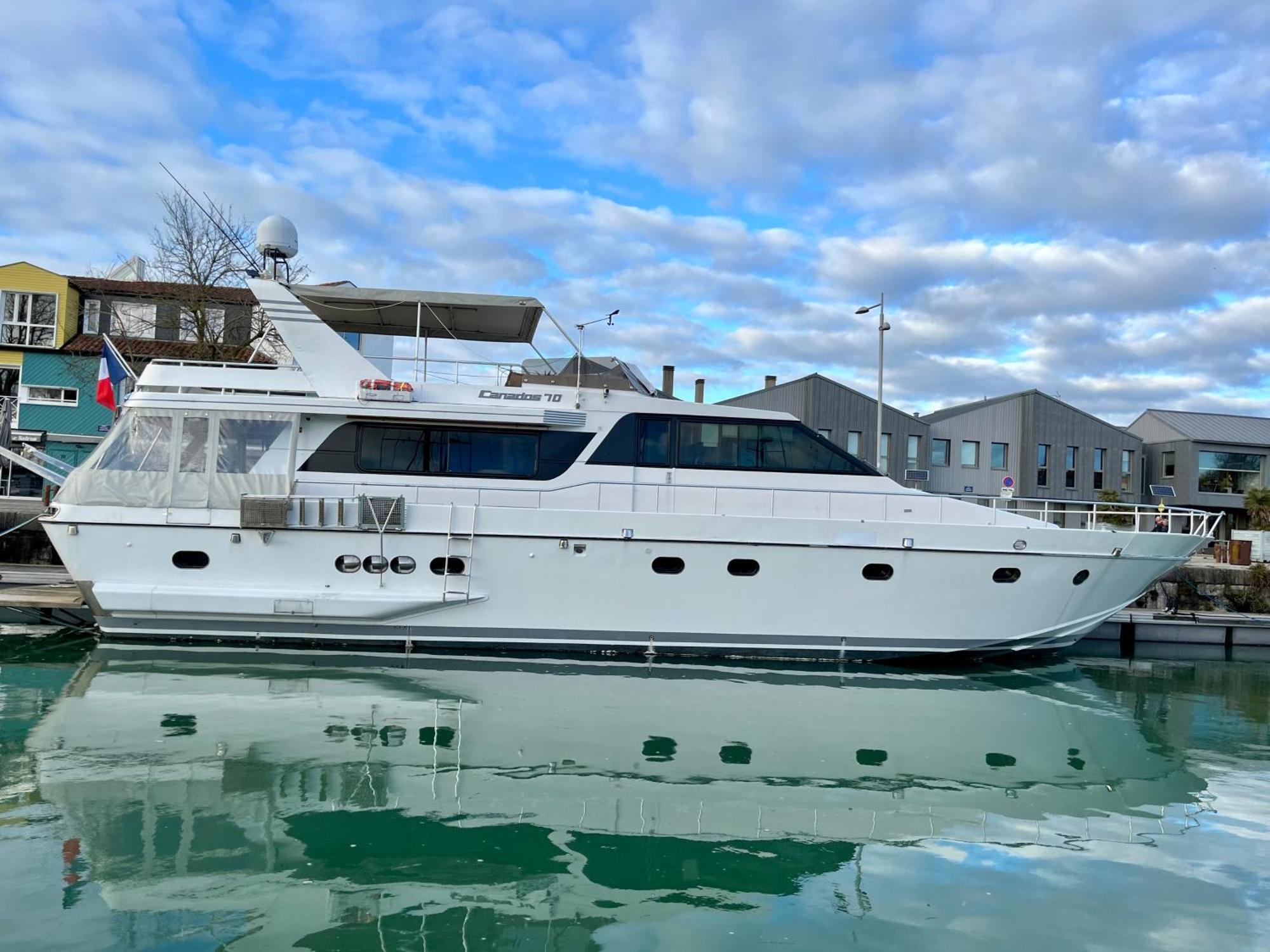 Yacht Aquamarina Vieux Port La Rochelle Hotel La Rochelle  Exterior photo